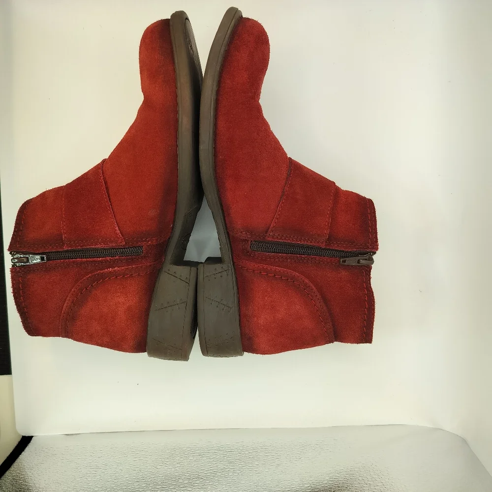 Eric Michael Red Suede Zip Booties Buckle Detail Womens Size EU 37‎ US 6.5